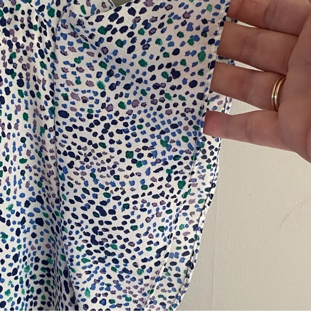 Carolina Belle (Dress Barn) Blue and White Flutter Sleeve Blouse Size 1X - Picture 3 of 7
